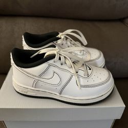 Kids Nike shoes Size 9