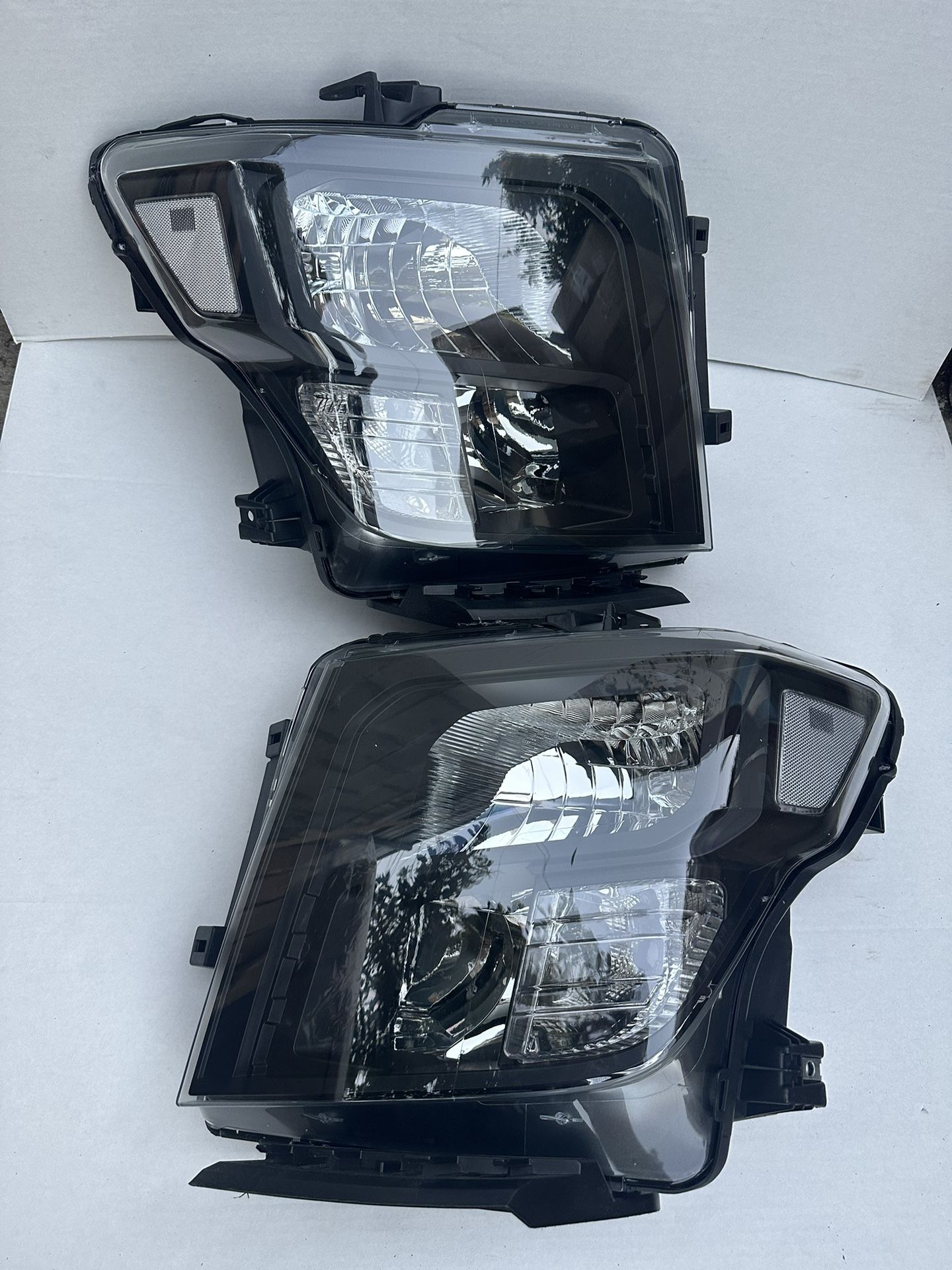 Nissan Titan Headlight Year 2017/2022