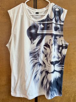 Manfinity Roughcore “Crown and Lion” Printed Wide Strap Tank Top, Men’s XL