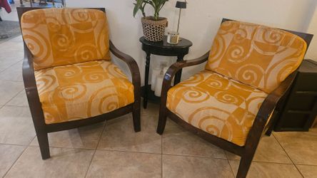 Accent chairs