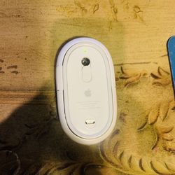 Collectible Authentic Apple Mighty Bluetooth Mouse, Bluetooth Connectivity For Mac/windows/linux
