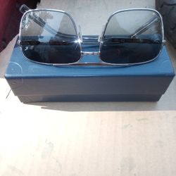 Louis Vuitton Z0260U
Attitude Sunglasses