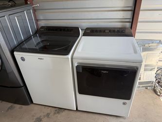 Whirlpool washer and electric dryer
