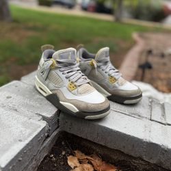 Air Jordan 4 Retro SE Craft 'Photon Dust'