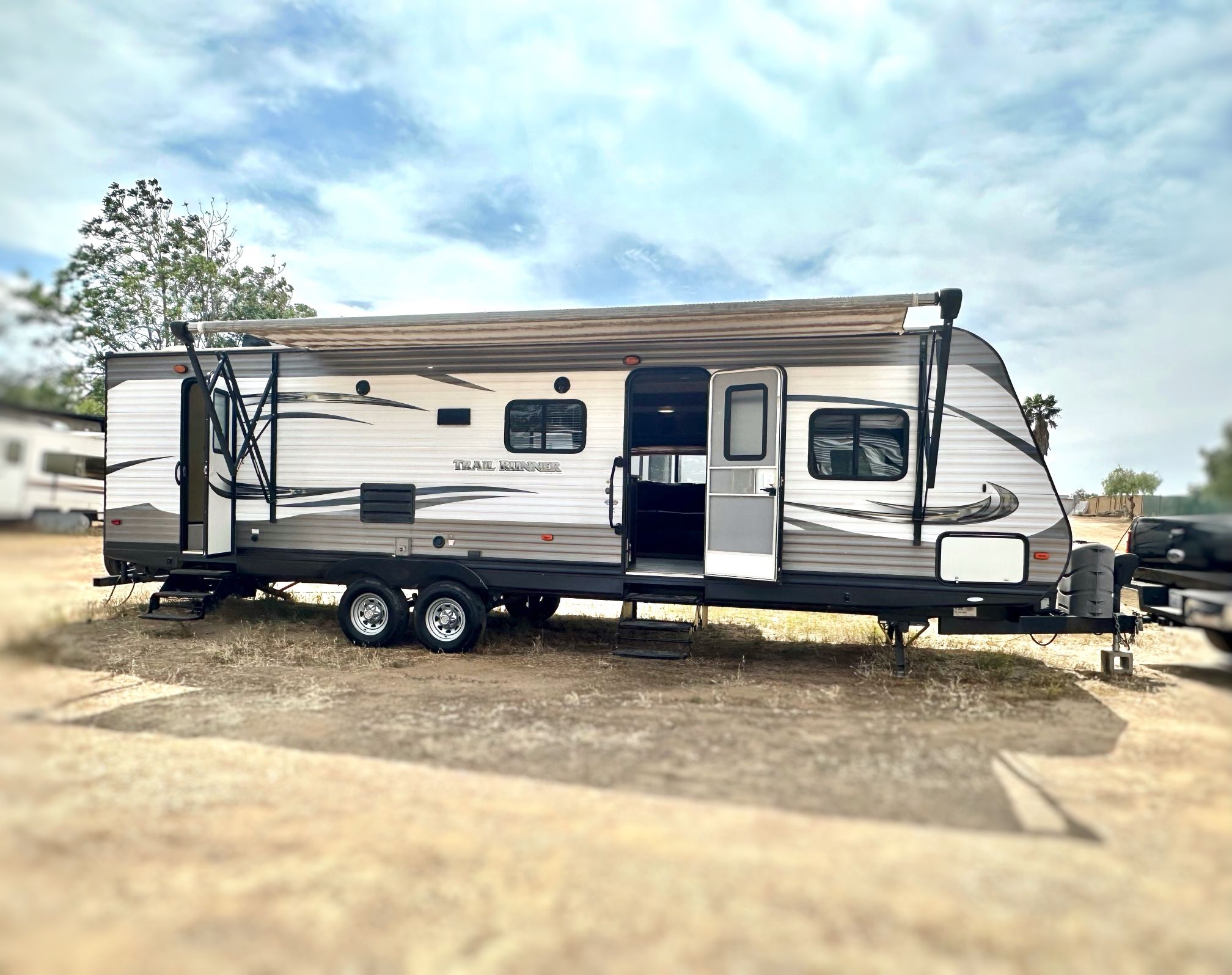 2016 5 CAMAS 33ft Trailer OBO