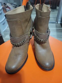 Woman Boots