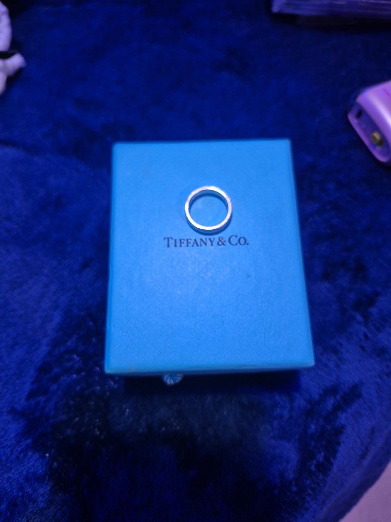 TIFFANY AND COMPANY LOVE RING 925
