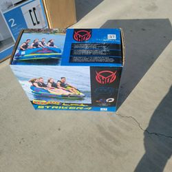 HO striker 4 Raft Towable