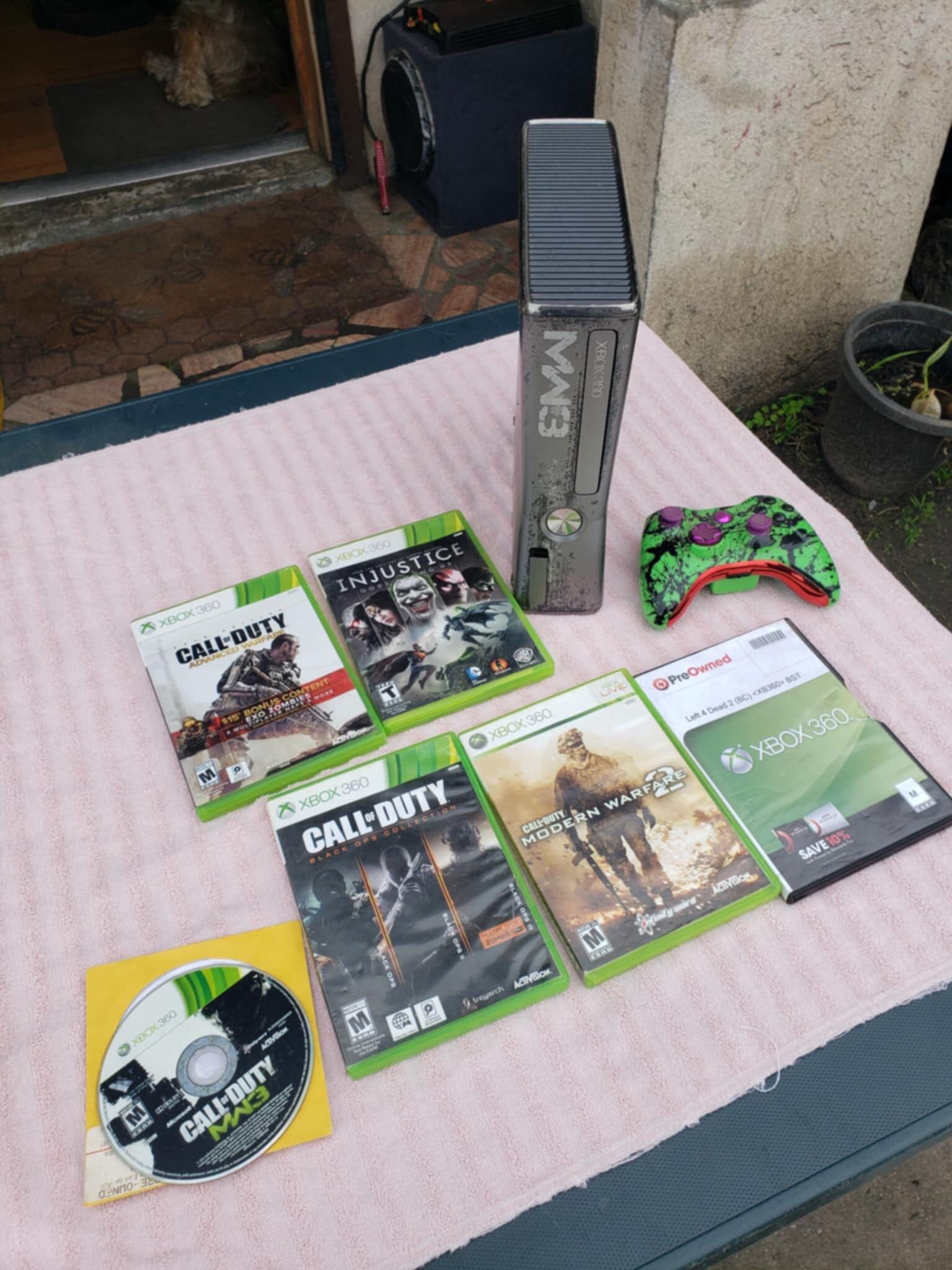Like New Conditions Noo Cables. Has games installed plus all call of duty games. This limited edition MW2 Xbox360 360 Xbox With 1 Controller $250! All