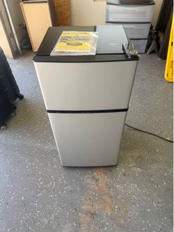 Mini fridge