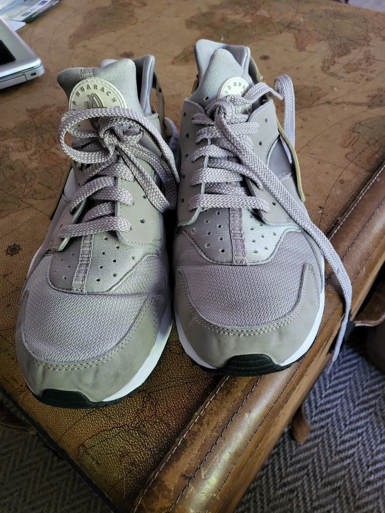 Men's Nike Air Huarache Shoes Size 10