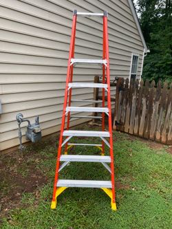 6ft podium ladder new never used! Pickup 28262