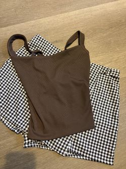 Women’s brown top