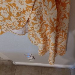 Brand NEW RIP SKIRT SAFFRON SUN. XL. ITS WRAP  AROUND Hawa SKIRT WITH VELCRO