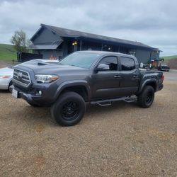2017 Toyota Tacoma Truck