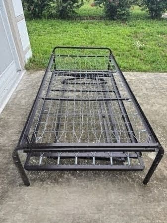 High Riser Twin Daybed With Pop-up Trundle Bed