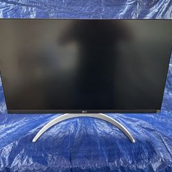 4K Monitor LG 27”  27UP600 W
