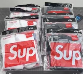 Supreme socks