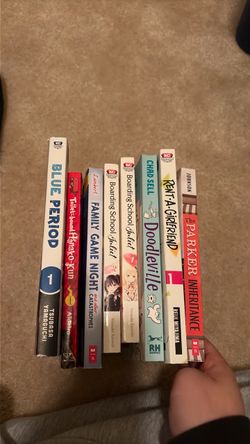 Mangas/ random book bundle