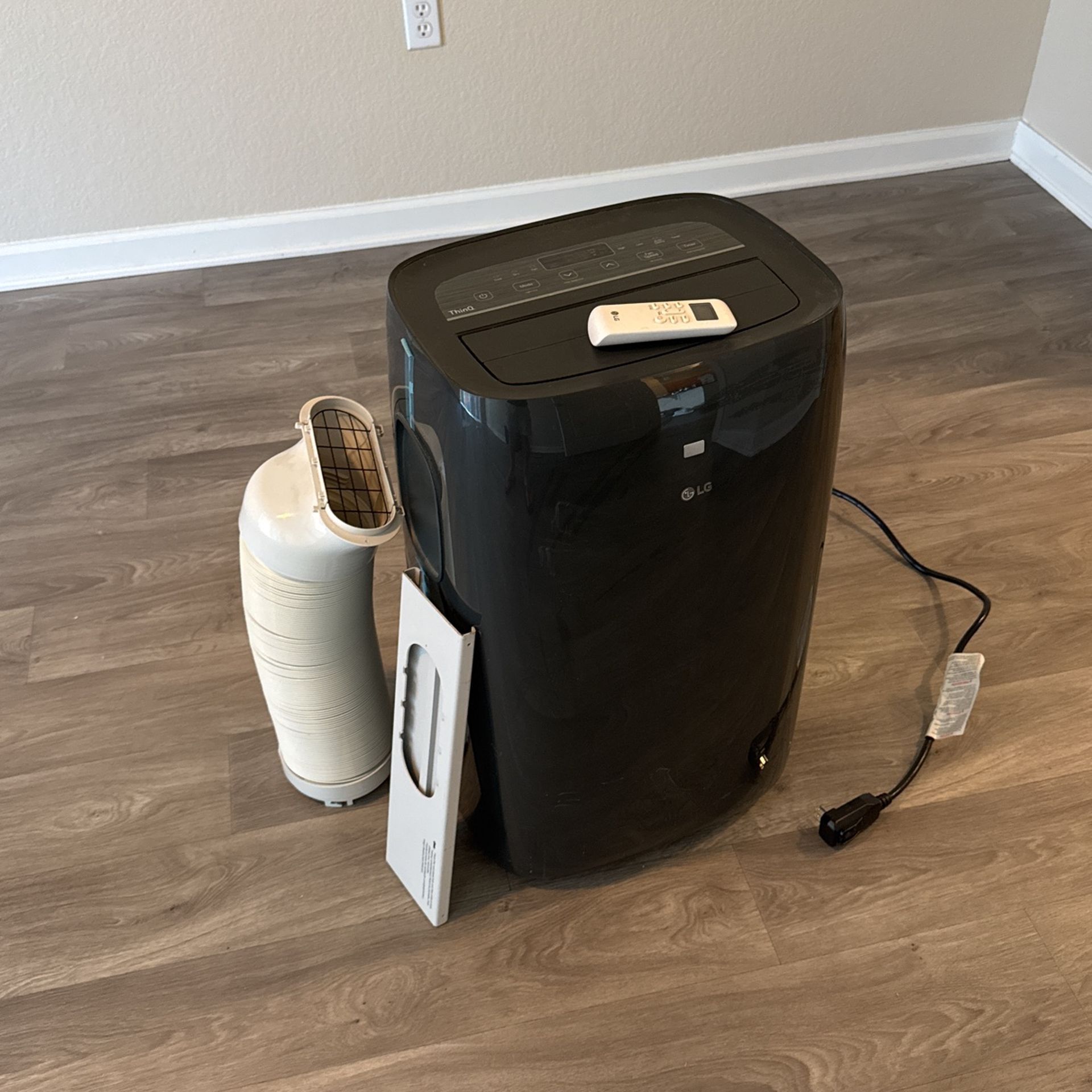 LF ThinQ AC Unit (with remote)