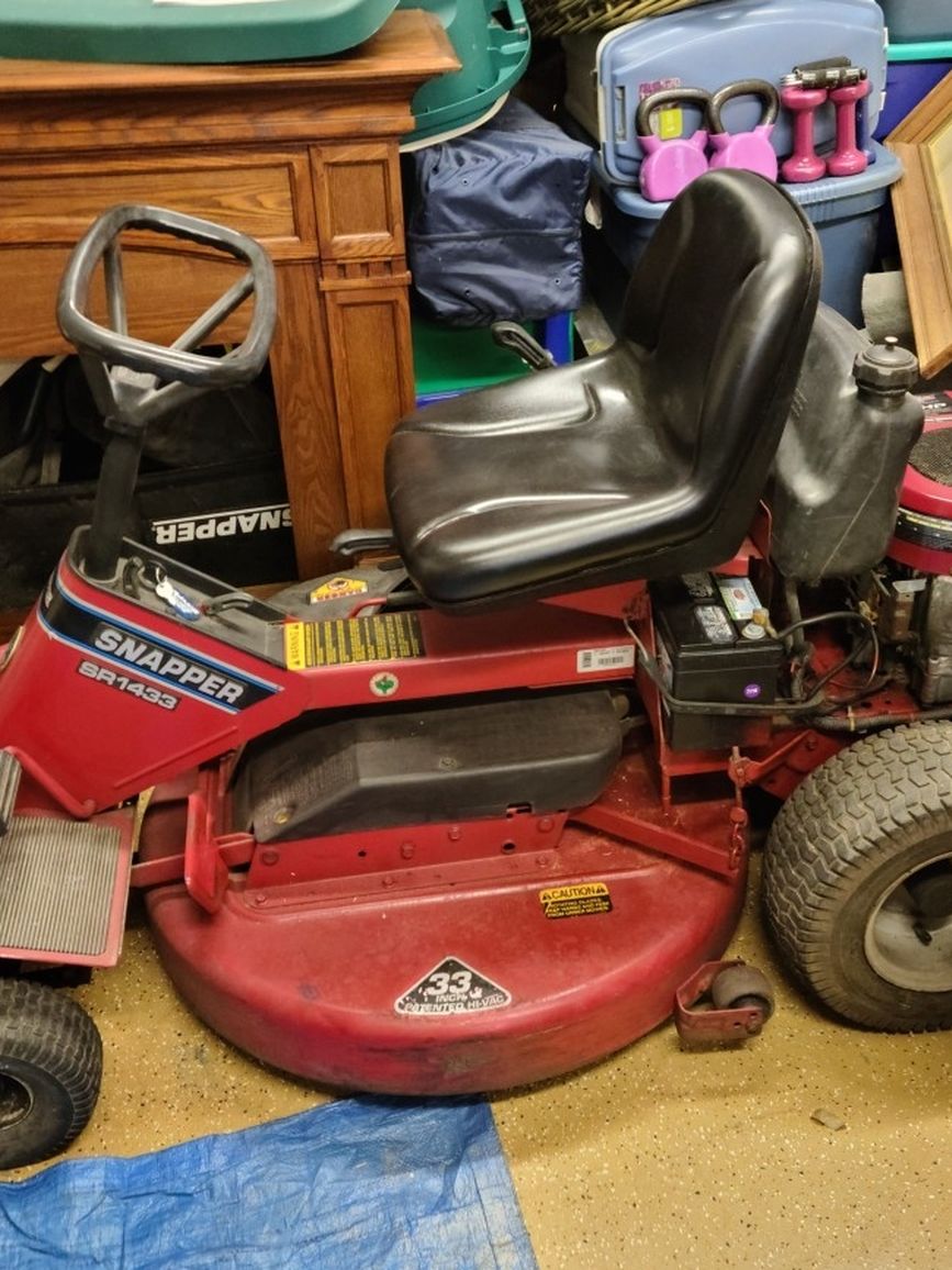 Snapper Sr1433 15.5 Hp Ride On Mower With Bager Iam In Deail Island Md On the Eastern shore