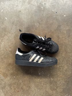 Adidas Superstars size 11