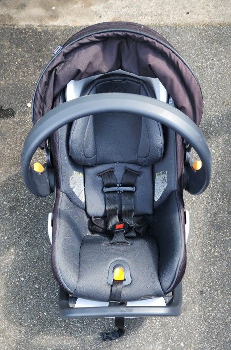 Chico Infant & Toddler Carseat W/ Base