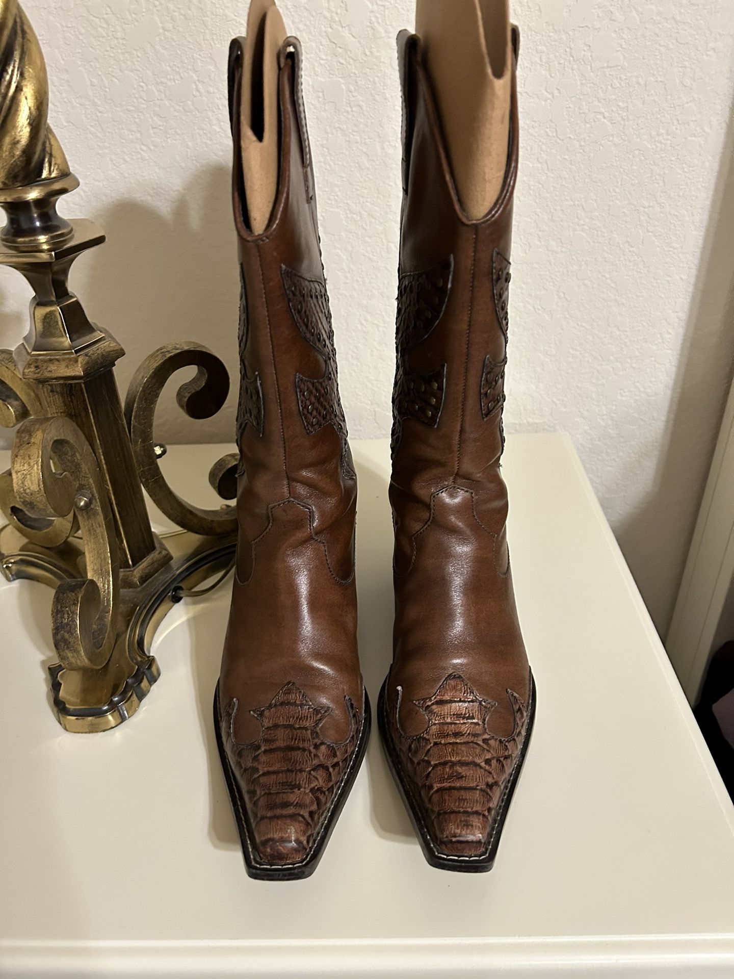 Ladies Boots Size 7.5