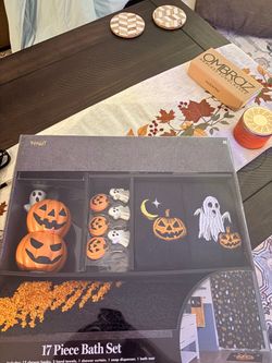 Halloween 17 Piece Bath Set