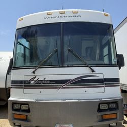 1999 Winnebago Adventurer Diesel 5.9 Cummins Engine 