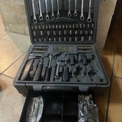 Allied tool set with case