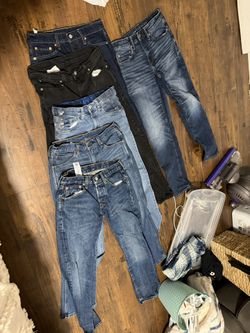 28/30 Levi’s Lot