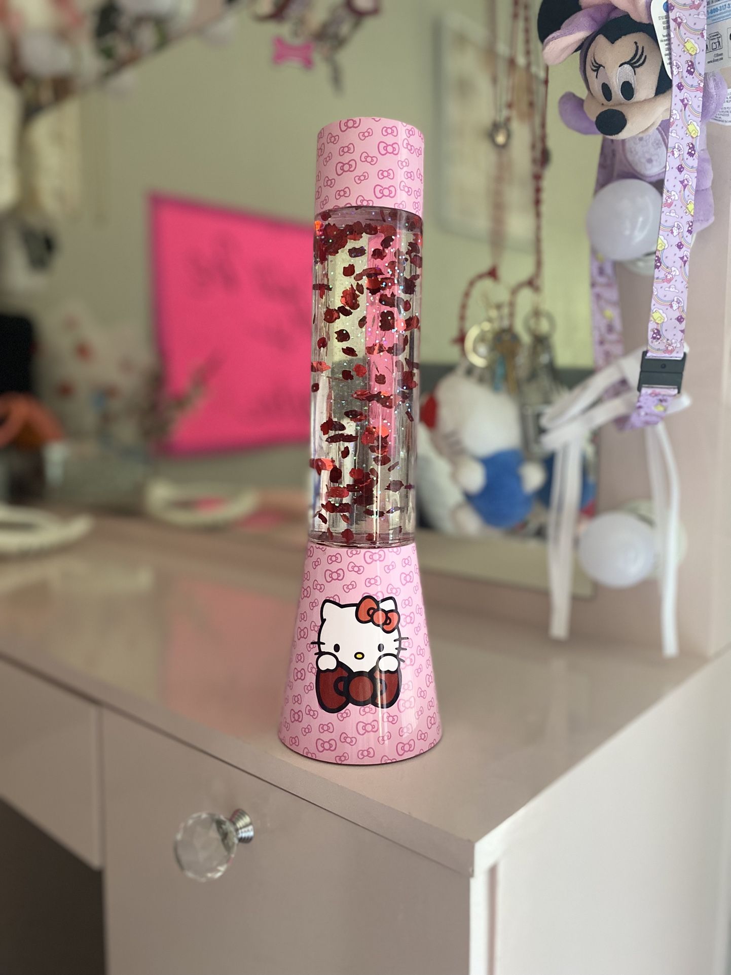 Hello kitty lava lamp