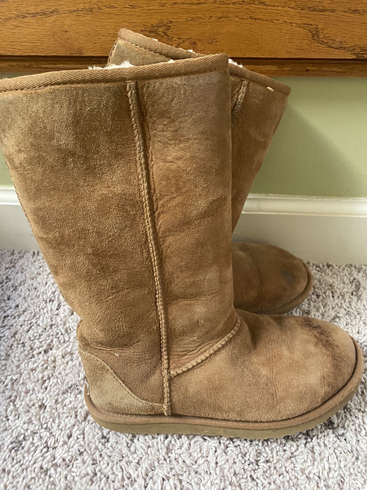 UGG BOOTS
