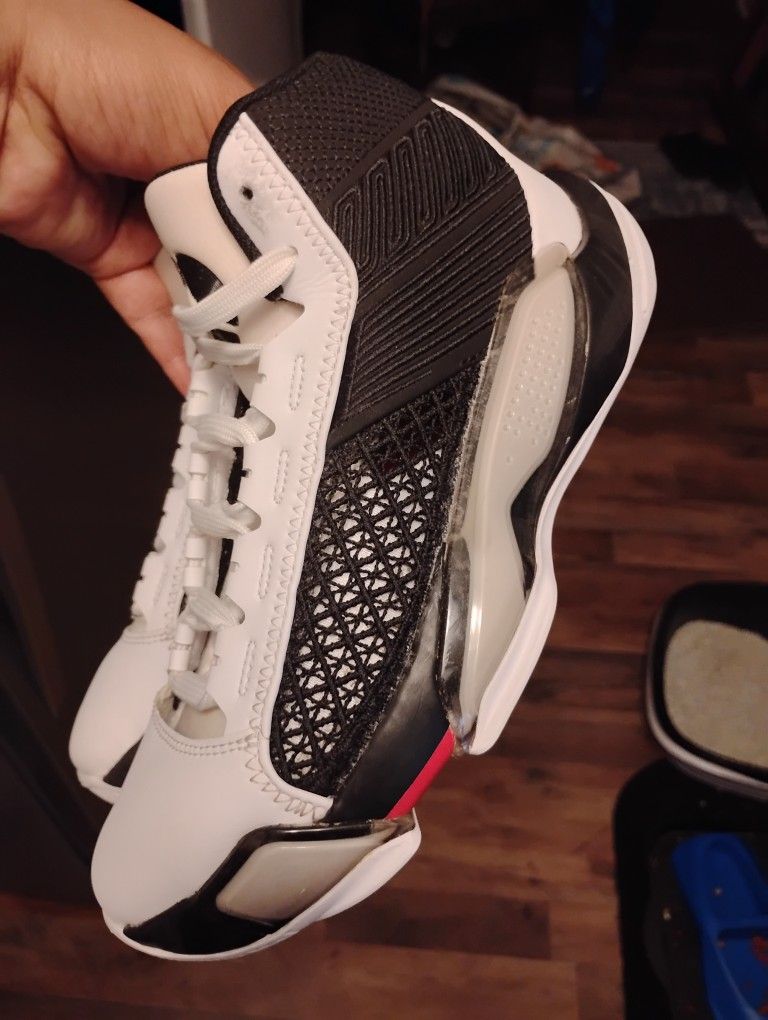 Jordan 38 SIZE 5.5 Y