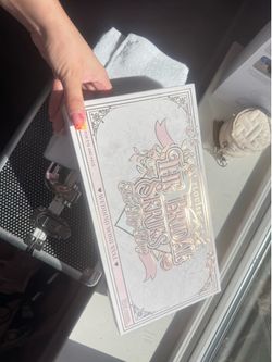 P.Louis authentic bride pallet