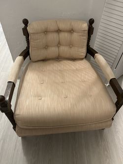 Vintage Arm Chair- Pink peach