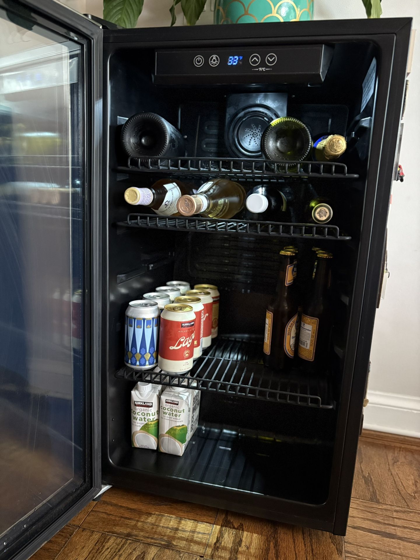 hOmeLabs Beverage Refrigerator and Cooler