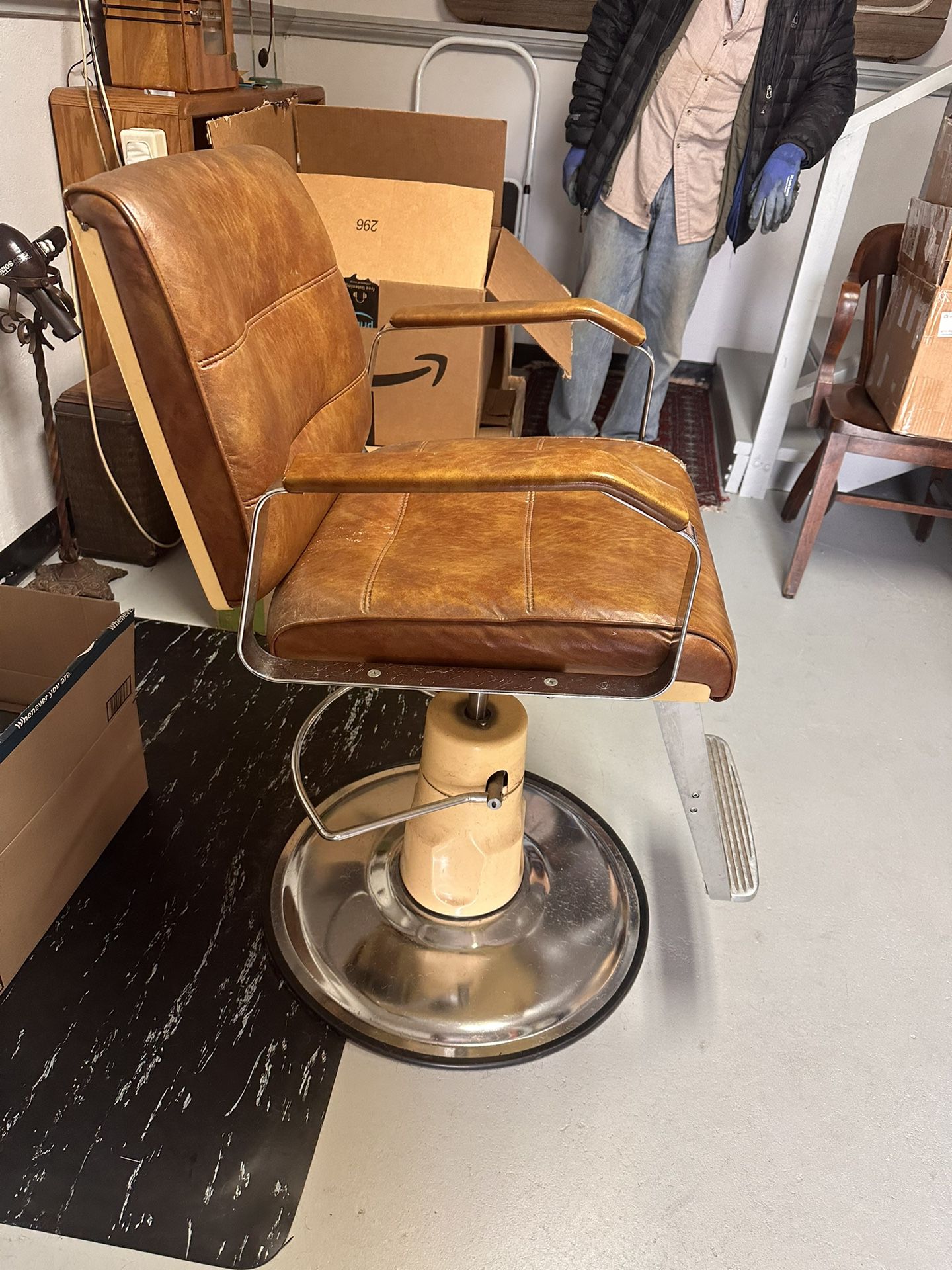 Barber/Hairdresser Chair & Matt