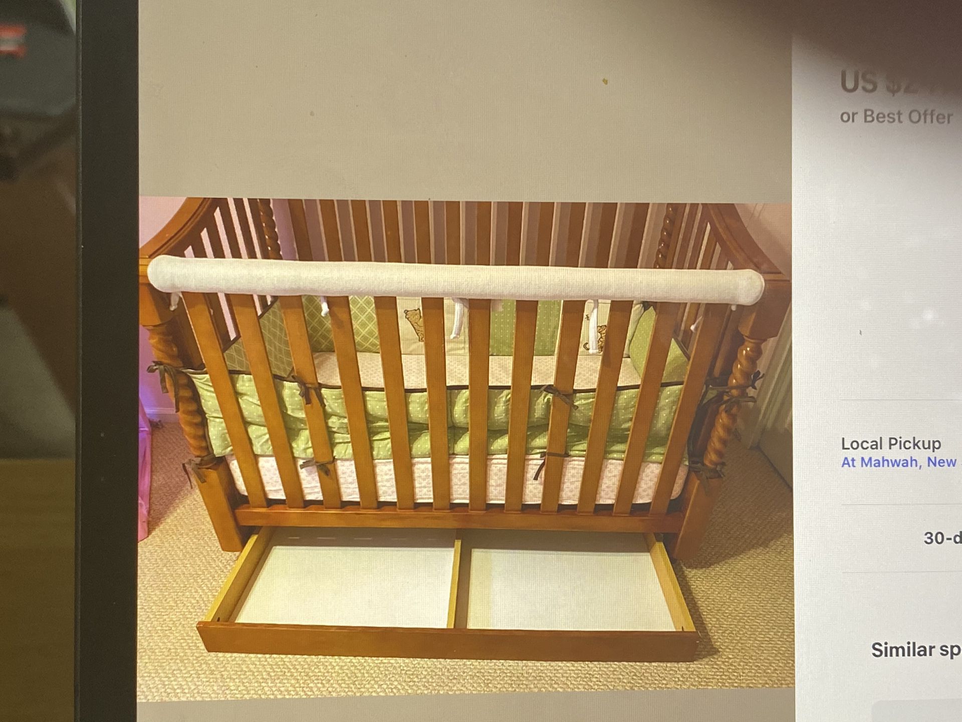 Bellini crib and chest/changing table