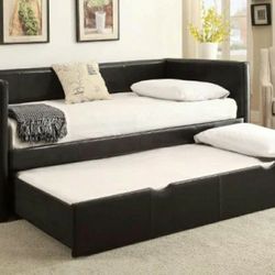 Sadie Faux Leather Daybed with Trundle

