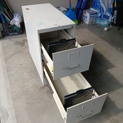 File cabinet.....FREE