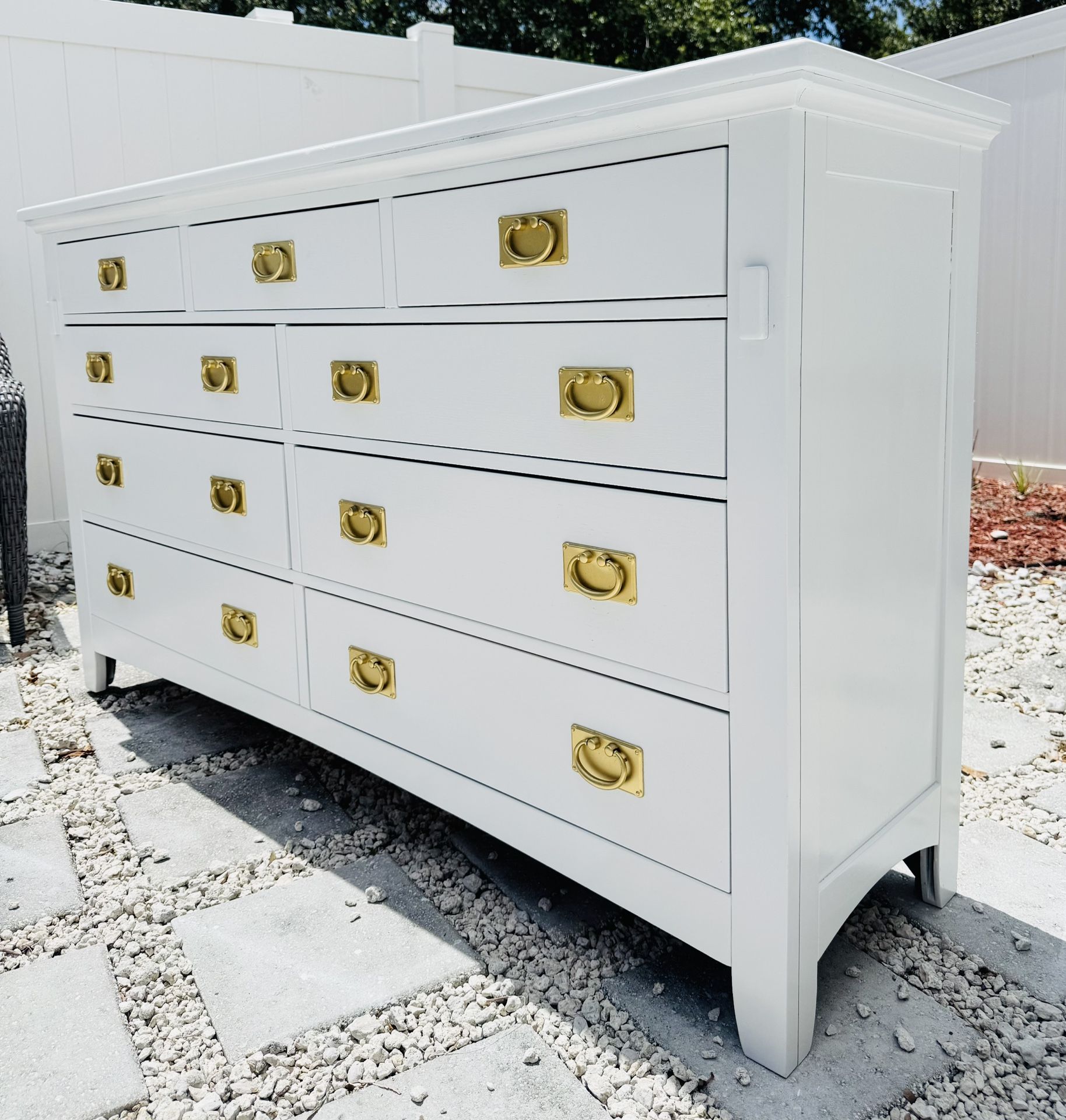 Dresser With 9 Drawers