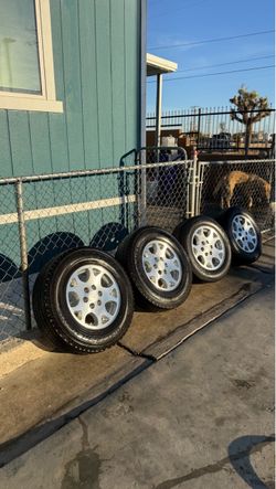 OEM Chevy silverado rims 17”