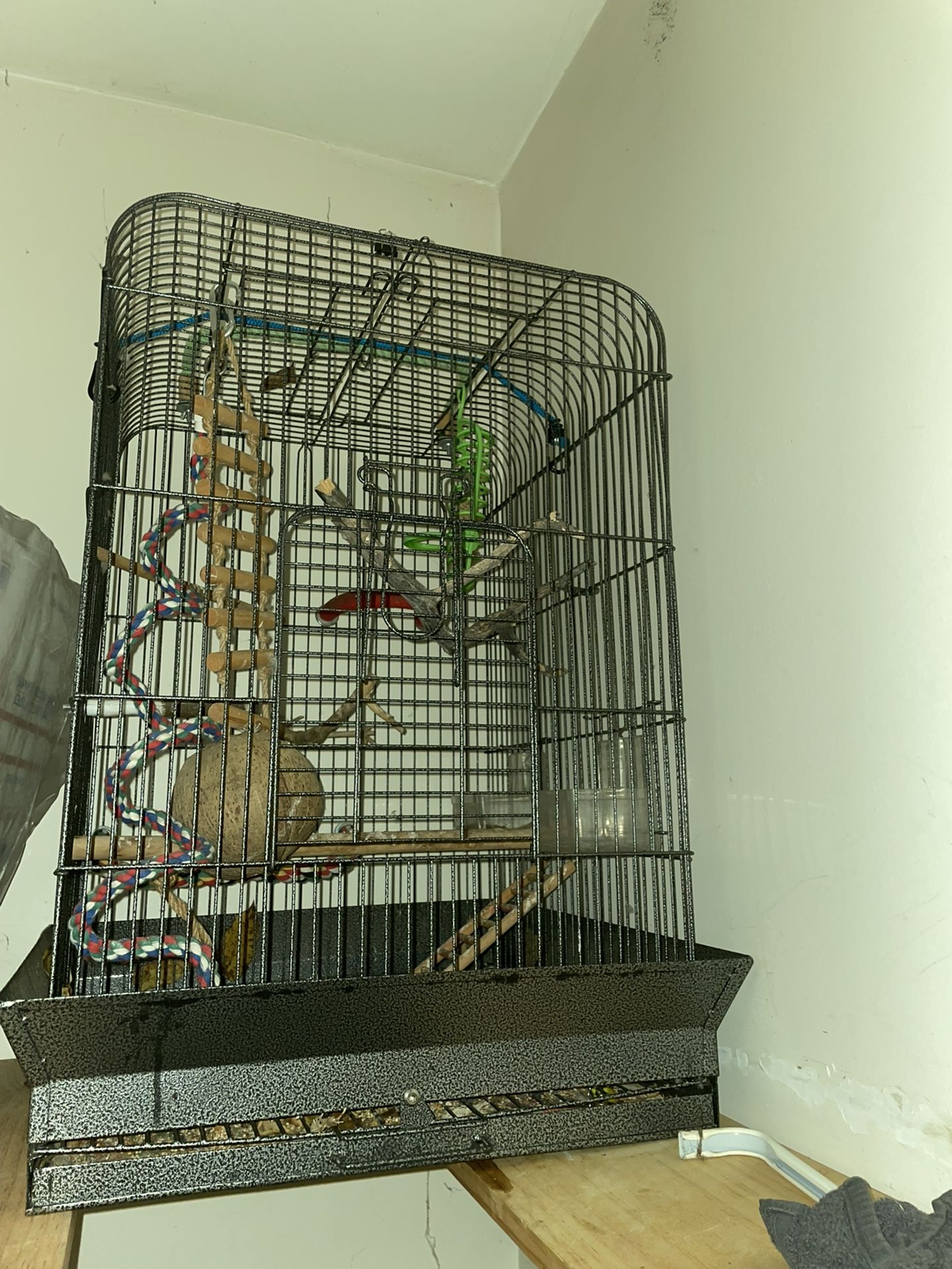 Large Bird/ Parrot Cage