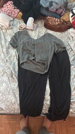 A cute gray crop top and some black sweatpants size L