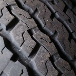 4 255/65r18 Like New Low Miles