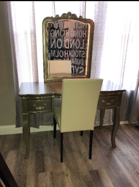 Vanity Makeup Table With Lighted Mirror And Leather Chair 