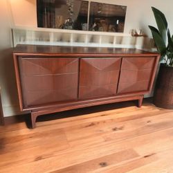 Mid Century Modern Dresser/ Credenza 