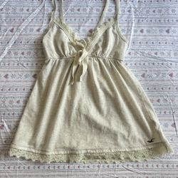 Vintage Hollister Babydoll Shirt (size Small/Medium)